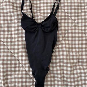 ˚⟡˖ ࣪  authentic skims black shaping/ sculpting bodysuit